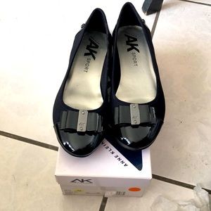 Akaricia Anne Klien Flats